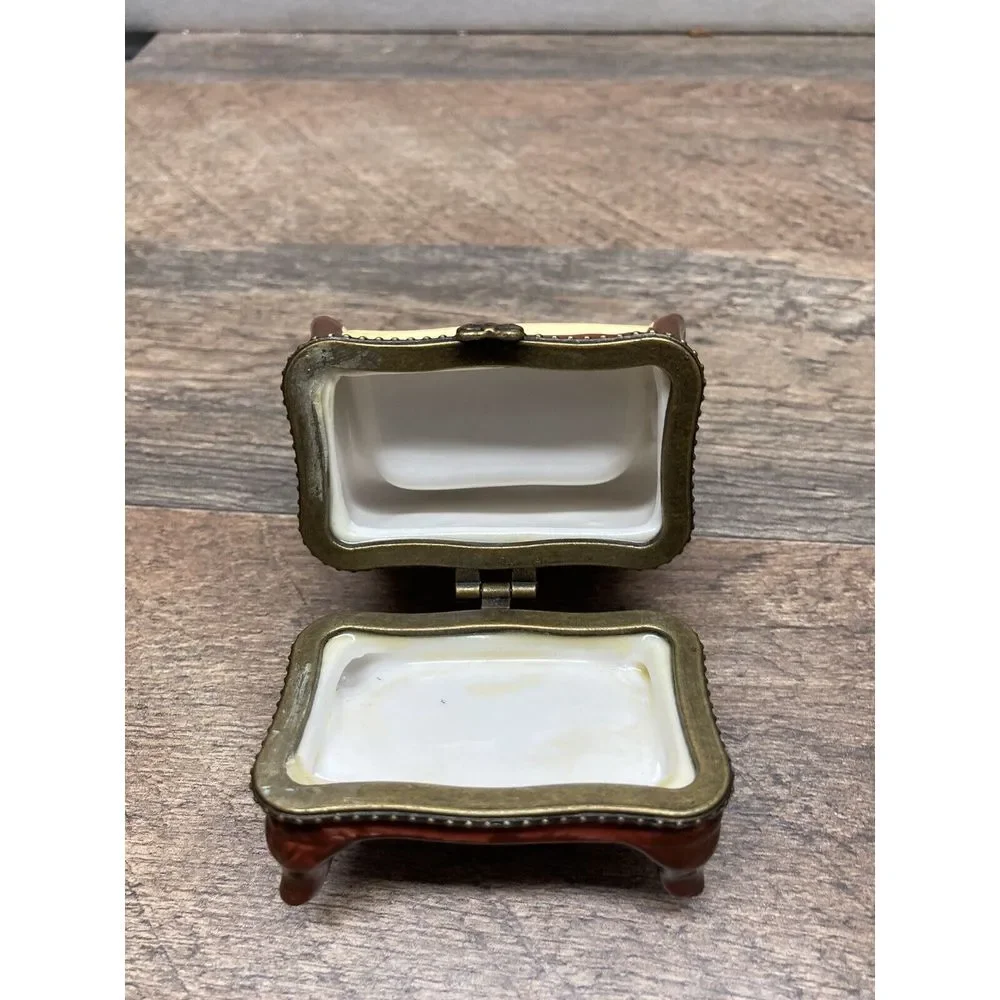 Romantic Trinket Box I Love You Note on a Hassock‎